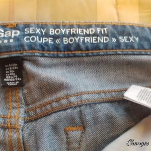 Gap boyfriend style jeans size 28
